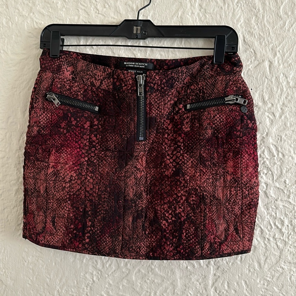 Maison Scotch Snake Pattern Quilted Exposed Zippers Mini Skirt